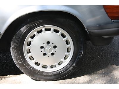 Mercedes-BenzSL380 Convertible/Hard top Classic Historical CarWe ship world wide, image 43