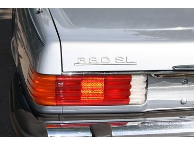 Mercedes-BenzSL380 Convertible/Hard top Classic Historical CarWe ship world wide, image 73