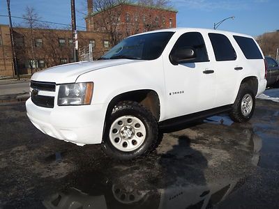 White ls,4x4,dual air,102k hwy miles,boards,tow pkg,6 pass,ex-govt,