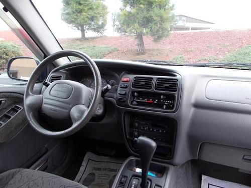 2001 chevrolet tracker lt sport utility 4-door 2.5l