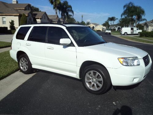 Low mileage - one florida owner - excellent condition - 2.5 x awd -
