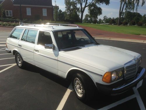 1983 Mercedes Benz 300 TD Estate Wagon -- Low Reserve!  Manual!!!! And Low Miles, image 3