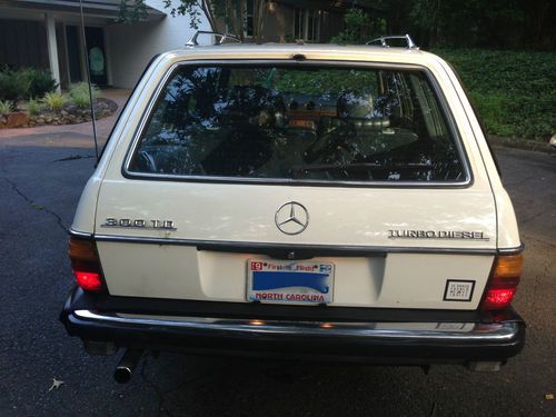 1983 Mercedes Benz 300 TD Estate Wagon -- Low Reserve!  Manual!!!! And Low Miles, image 10