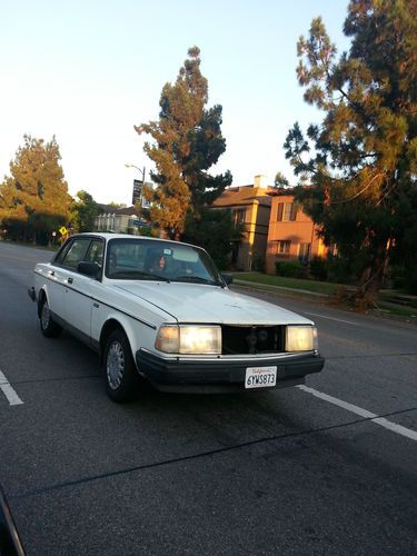 1988 volvo 240. drives great!