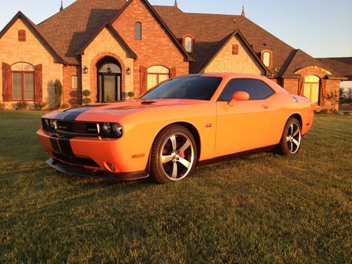 2012 dodge challenger srt8 392 like brand new