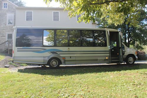 2003 ford e-450 18 passenger limo bus