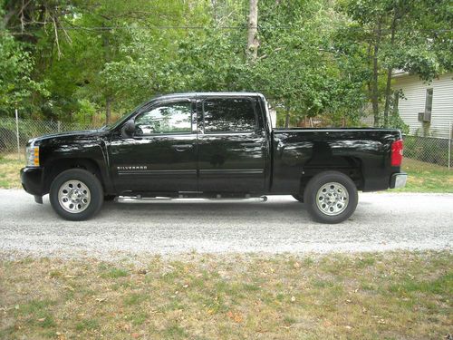 Black chevrolet crew cab