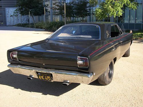 1968 plymouth roadrunner 383ci,4 speed, hard top,