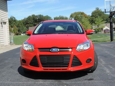 Ford Focus 2013 low miles-MOONROOF-2.0L-gas saver-SYNC-automatic-bluetooth, US $15,900.00, image 2