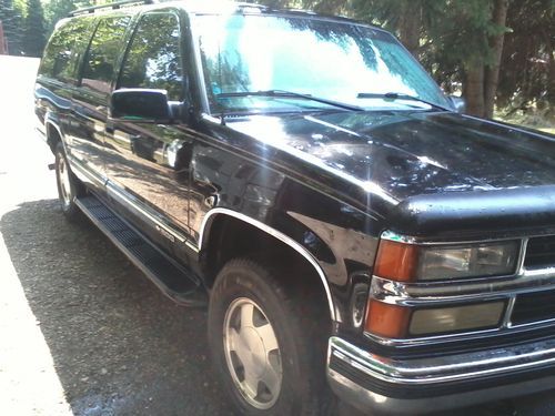 1999 chevrolet suburban 4 dr k1500 4wd suv - $5,000