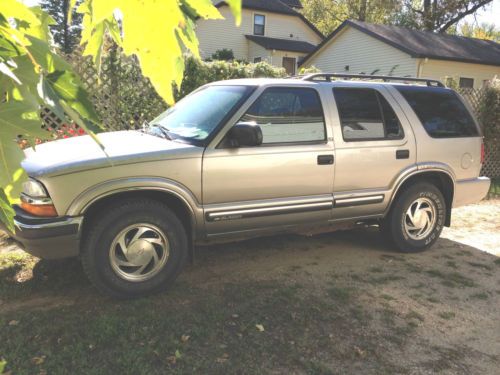 2000 4x4 chevy blazer lt *great for winter / low price / best value / must see!*