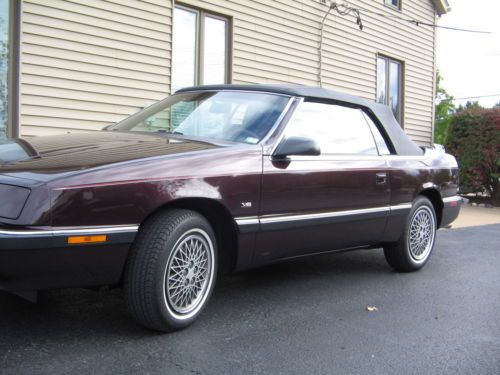 1990 chrysler lebaron premium convertible 2-door 3.0l  5,800 miles