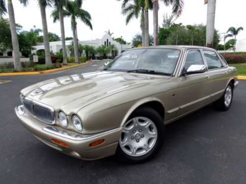 Florida 03 xj8 front/rear heated seats 67k miles park assist 4.0l v8 cd changer