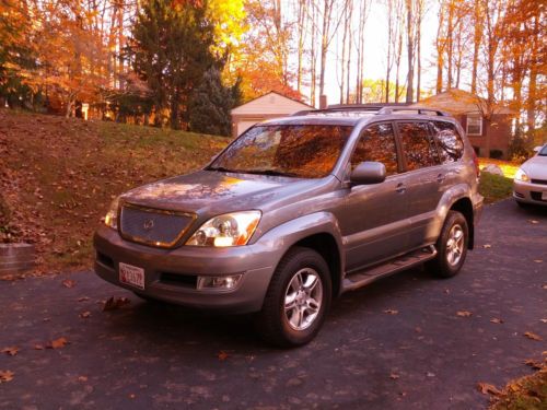 Excellent condition -- luxury suv