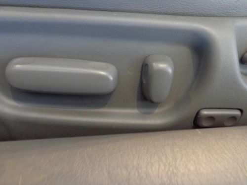 SLE V6 Coupe 3.3L JBL Stereo System MP3 Player Auxiliary Audio Input AM/FM Radio, image 37