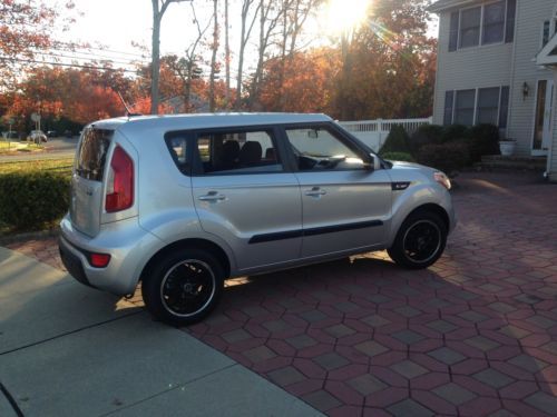 Kia soul 2012  cd audio 6 speeds manual