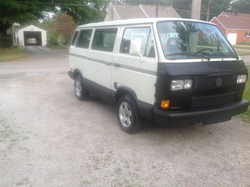 1991 volkswagen vanagon carat pastel white lifted on 16&#039;s 4 wheel disc brakes