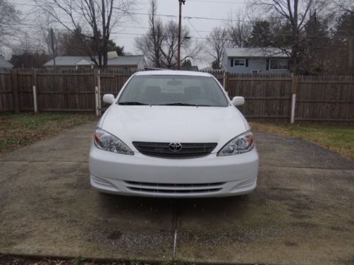 2002 toyota camry le sedan 4-door 2.4l - no reserve!
