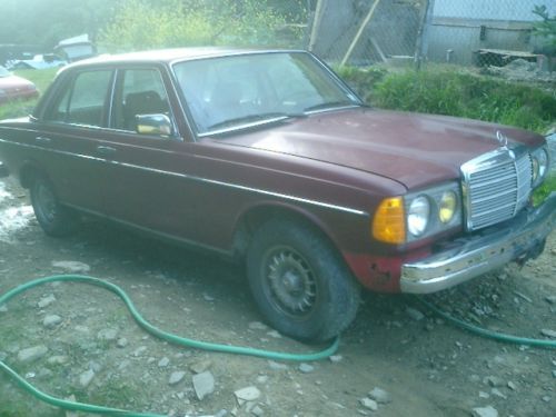 1985 mercedes-benz 300d base sedan 4-door 3.0l turbo diesel