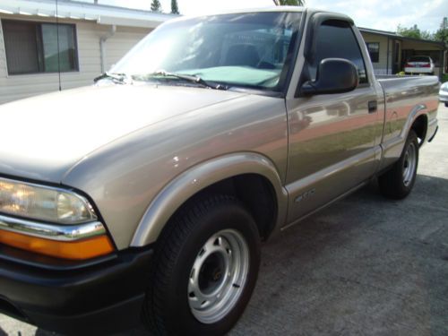 1998 chevrolet s-10, excellent condition, reg cab, 4.3l, only 53k original miles