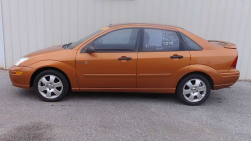 2002 ford focus zts sedan 4-door 2.0l