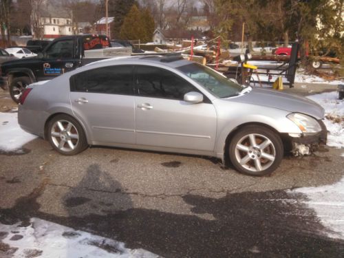 2004 nissan maxima se sedan 4-door 3.5l - parts only - no title