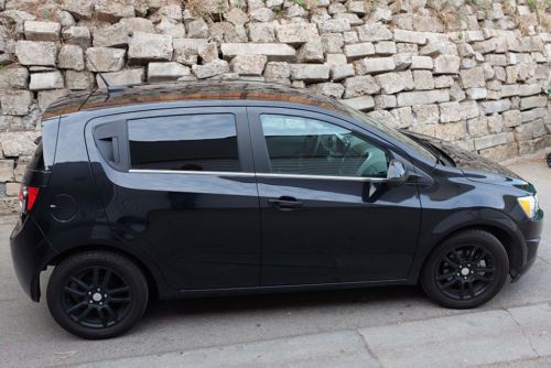 Chevy sonic lt 2013 - black sport style