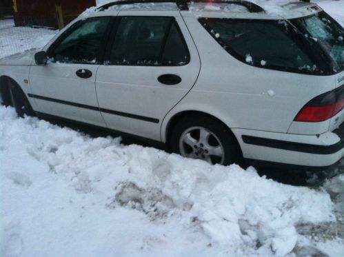 1999 saab 9-5 base wagon 4-door 2.3l