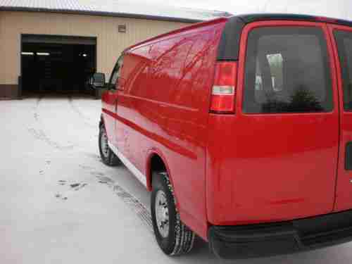 2009 15800 miles 3/4 ton chevy express van, image 7