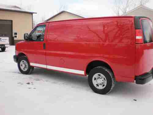 2009 15800 miles 3/4 ton chevy express van, image 8