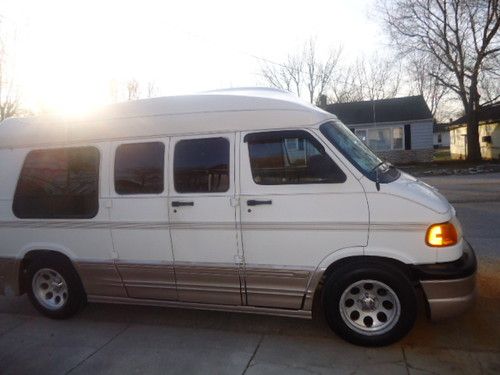 2000 dodge ram 1500 conversion van