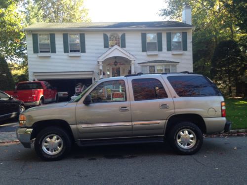 Pewter 2002 gmc yukon slt truck