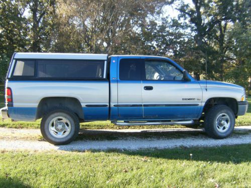 Dodge ram 1500 quad cab 4 x 4