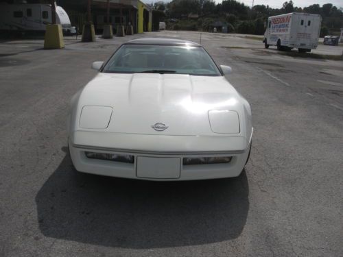 1988 Chevrolet Corvette 35th Anniversary Edition Hatchback 2-Door 5.7L, image 4