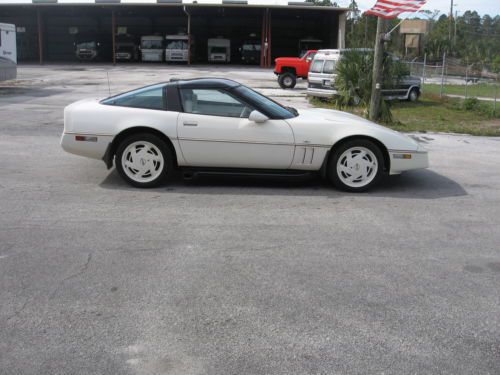1988 Chevrolet Corvette 35th Anniversary Edition Hatchback 2-Door 5.7L, image 7