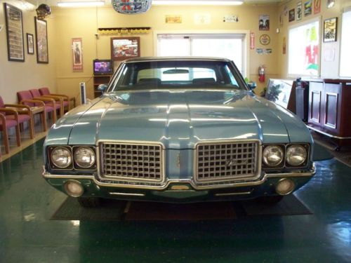 1972 oldsmobile cutlass, wonderful car, cold a/c, runs great, looks great