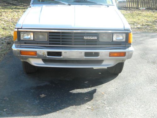 "Southern" 1984 Nissan King Cab Pickup, image 2
