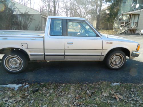 "Southern" 1984 Nissan King Cab Pickup, image 4