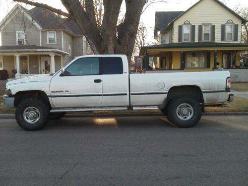 1997 dodge ram 2500 base extended cab pickup 2-door 8.0l