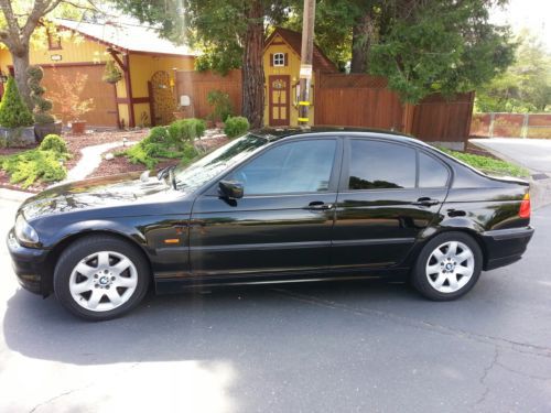 2000 bmw 323i base sedan 4-door 2.5l