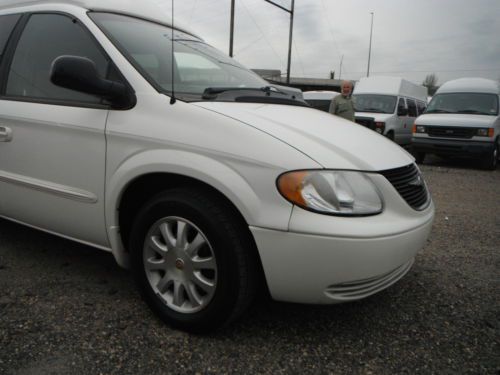 02 CHRYSLER TOWN COUNTRY HANDICAP VAN WHEEL CHAIR RAMP 89000 MILES RUNS PERFECT, US $10,990.00, image 11