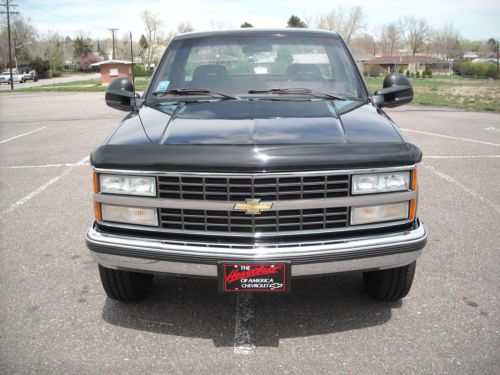 Chevrolet Silverado 4x4 3500 1 ton 454 black original owner imaculate, image 6