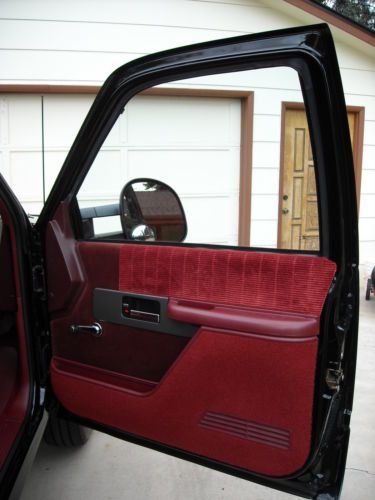 Chevrolet Silverado 4x4 3500 1 ton 454 black original owner imaculate, image 11