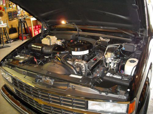Chevrolet Silverado 4x4 3500 1 ton 454 black original owner imaculate, image 19