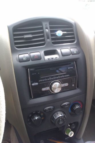 2004 hyundai santa fe 3.5l v6 awd 5speed sport shift no reserve valued $4400, image 4