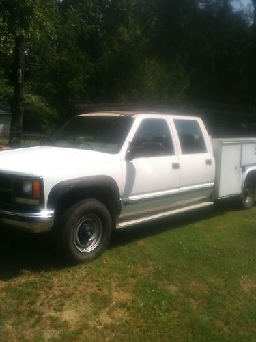 1999 chevy service truck 4x4 3500  6.5l turbo take your tools with you