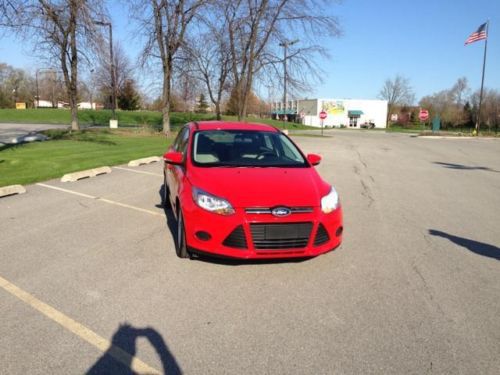 2014 ford focus se coupe. used. drives great. like new.