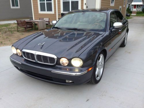 2005 jaguar vanden plas base sedan 4-door 4.2l