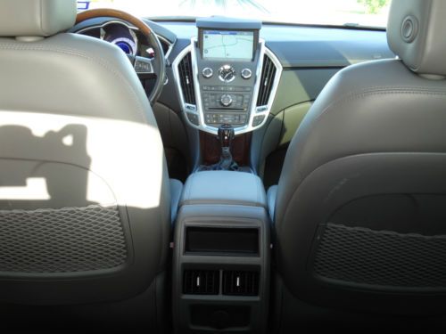 2011 Cadillac SRX Performance Sport Utility 4-Door 3.0L, image 6