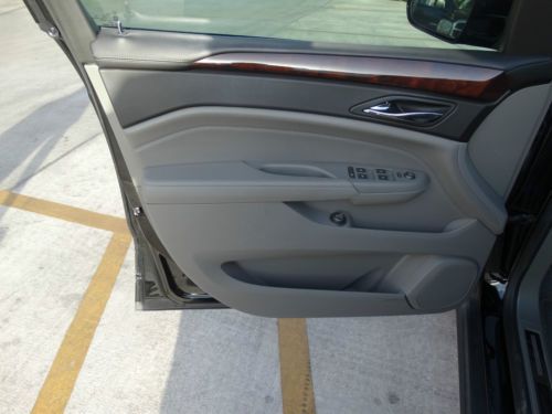 2011 Cadillac SRX Performance Sport Utility 4-Door 3.0L, image 12